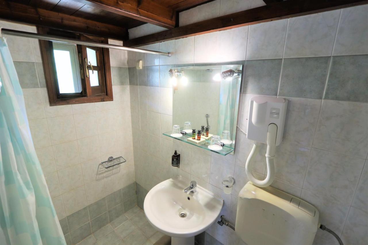 Vateri Hotell Límni Exteriör bild