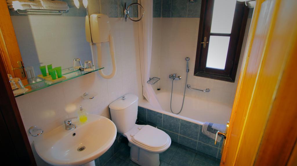 Vateri Hotell Límni Exteriör bild